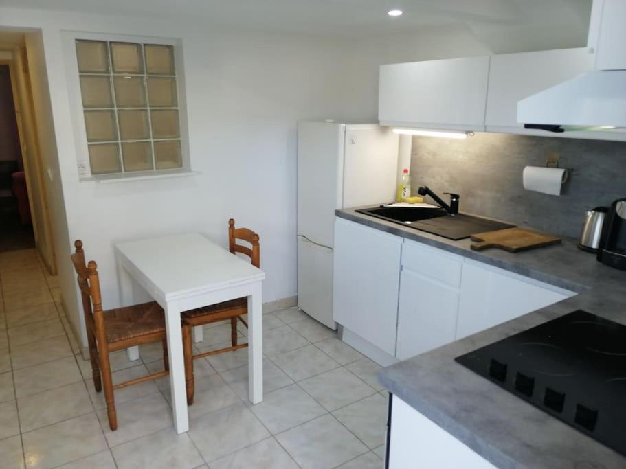 Appartement Aurore En Rez De Jardin Avec Parking Gratuit Vence Buitenkant foto