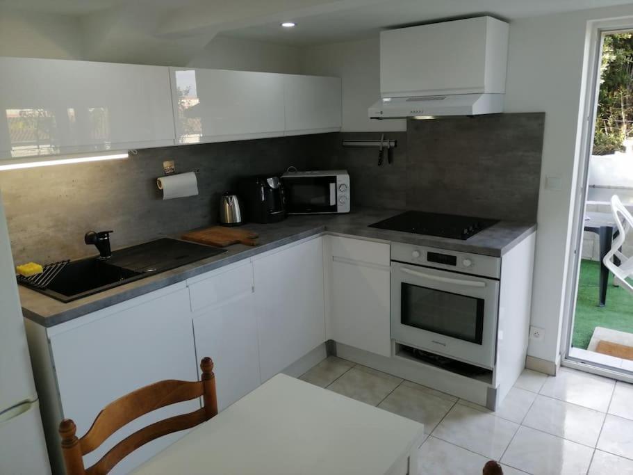 Appartement Aurore En Rez De Jardin Avec Parking Gratuit Vence Buitenkant foto
